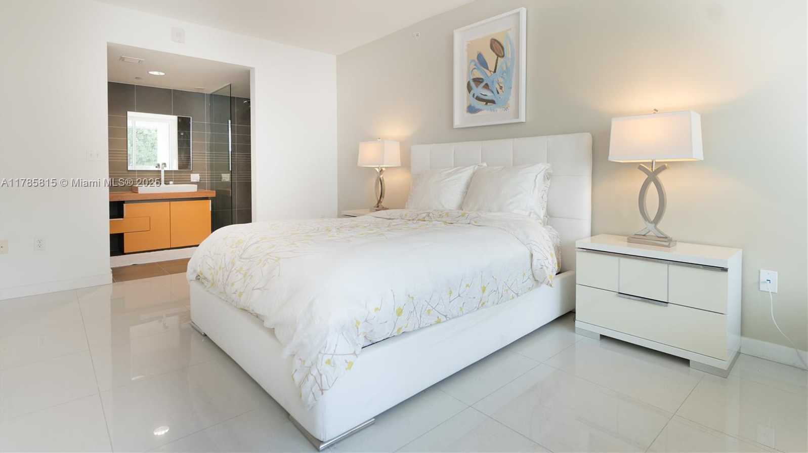 Small Image of 2155 WASHINGTON CT #207, Miami Beach Number 9