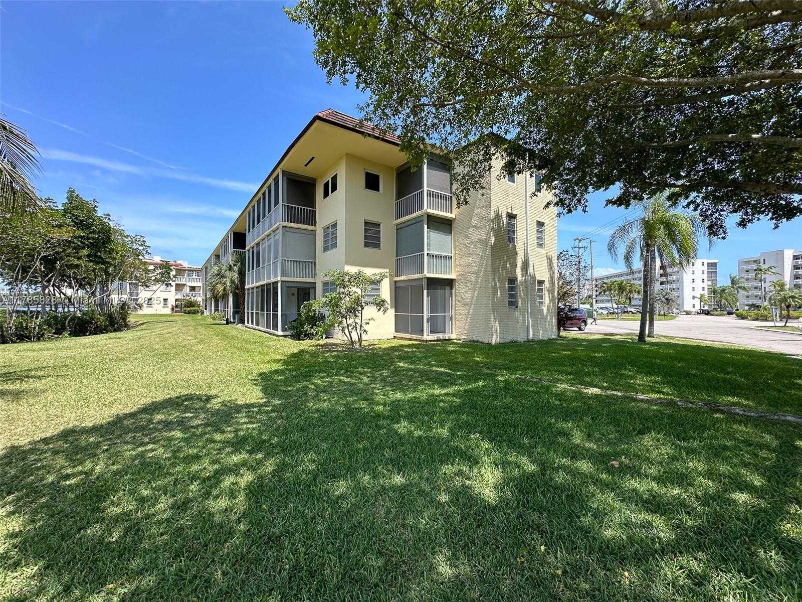 Small Image of 2929 POINT EAST DR #A101, Aventura Number 18