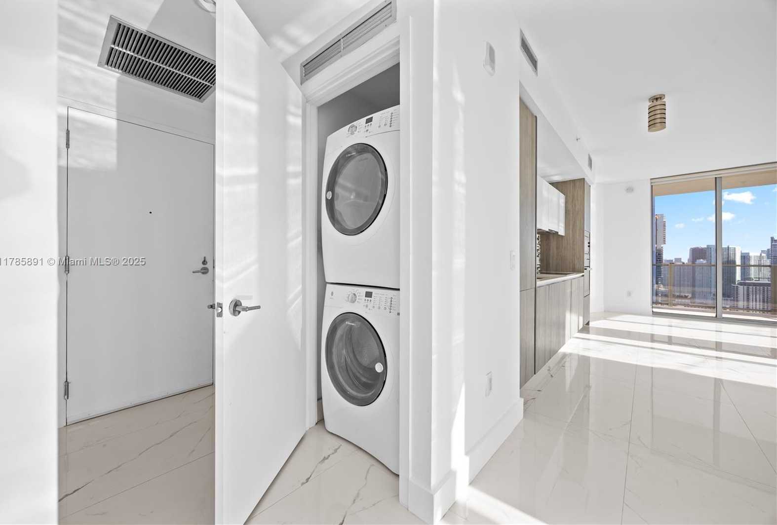 Small Image of 2900 NORTH EAST 7TH AVE #4009, Miami Number 17
