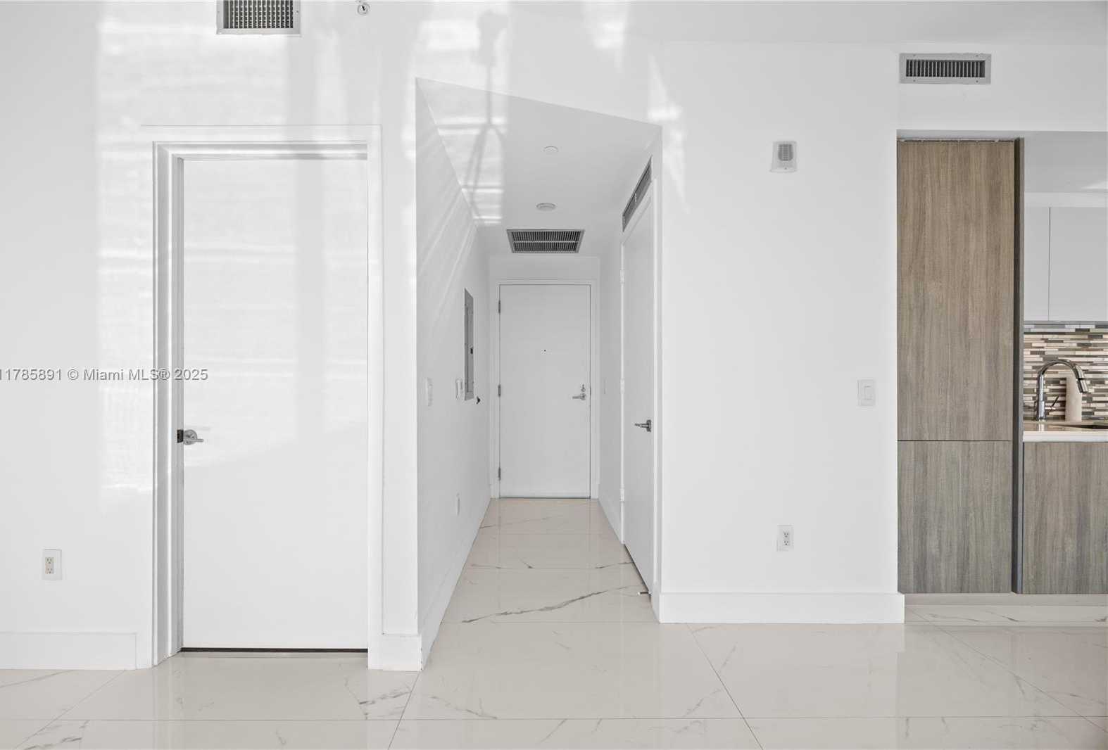 Small Image of 2900 NORTH EAST 7TH AVE #4009, Miami Number 19