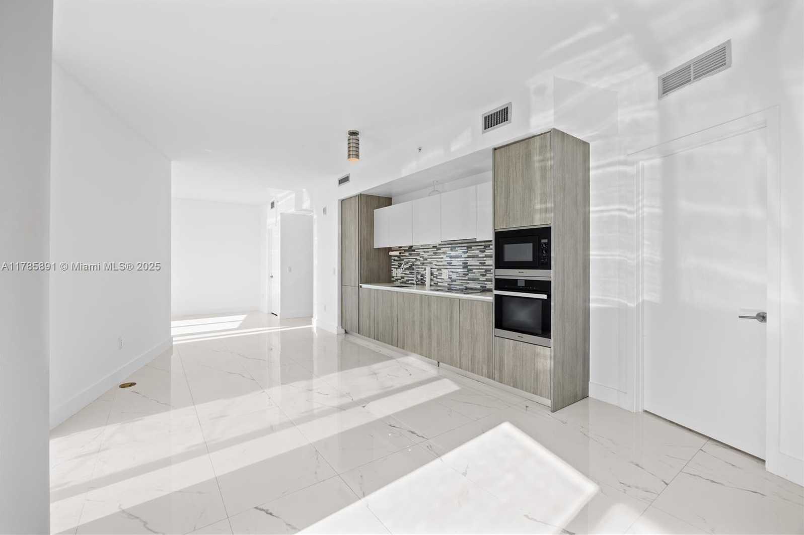 Small Image of 2900 NORTH EAST 7TH AVE #4009, Miami Number 6