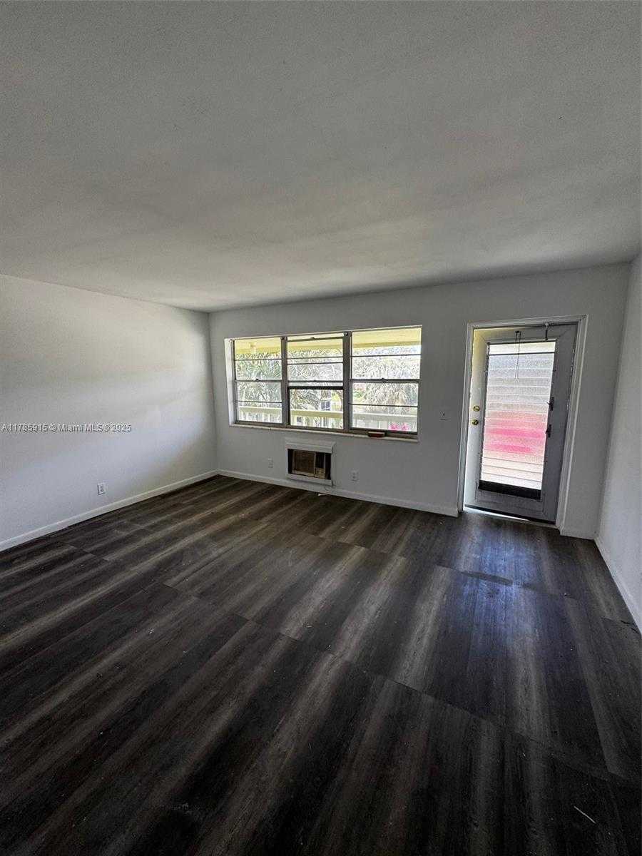 Small Image of 42 SHEFFIELD B #B, West Palm Beach Number 3