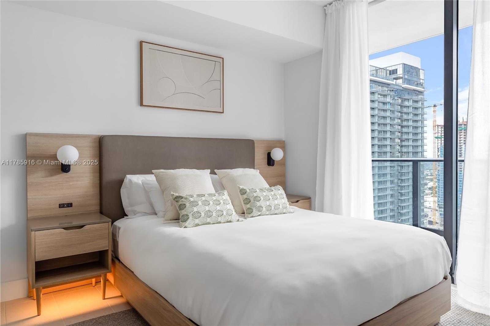 Small Image of 159 NORTH EAST 6TH ST #3701, Miami Number 12