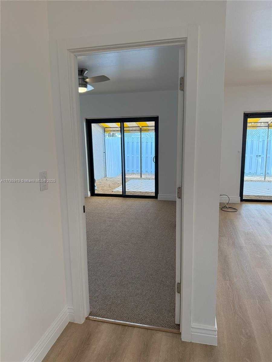Small Image of 16528 BRIDGE END RD, Miami Lakes Number 11