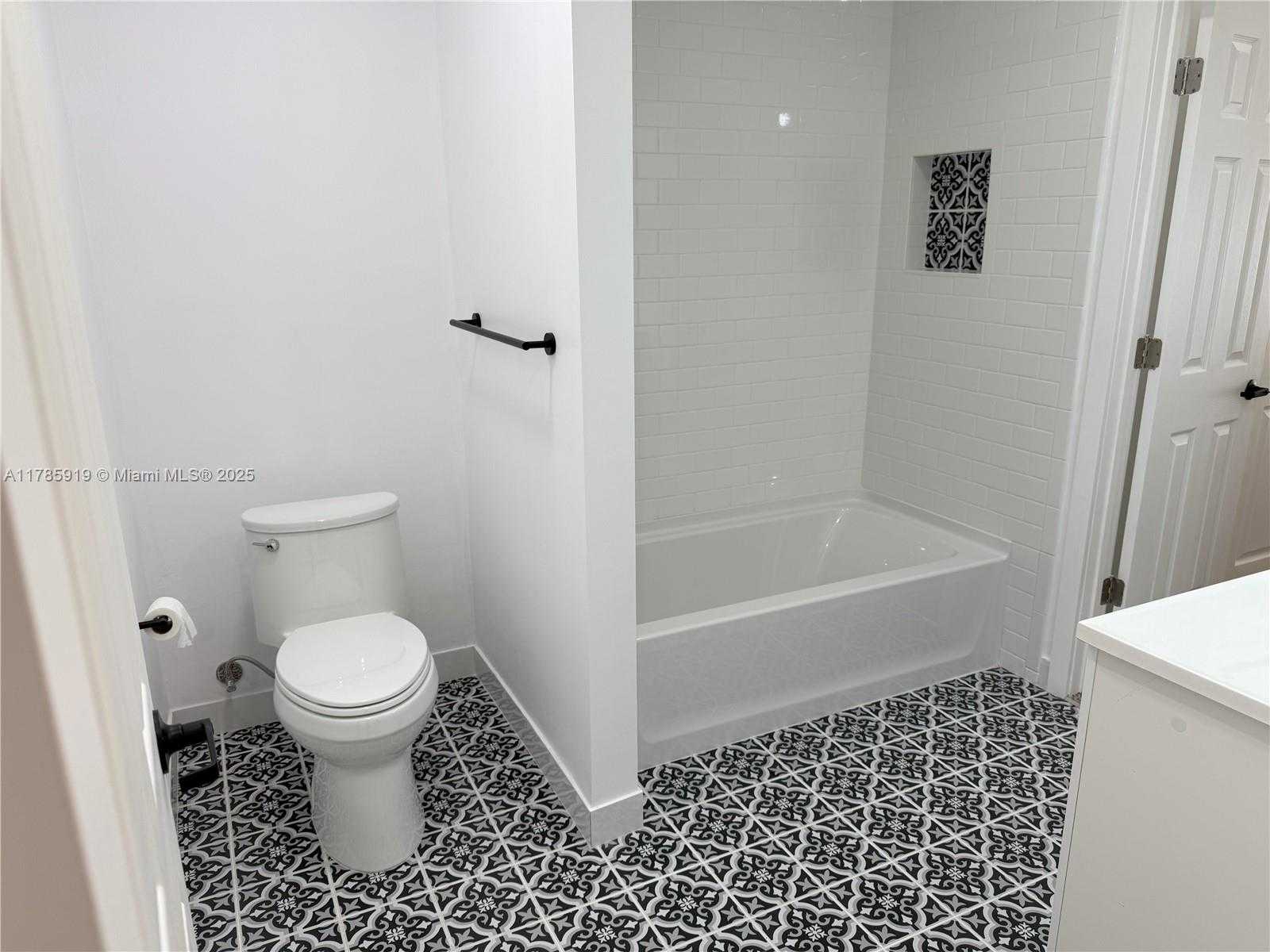 Small Image of 16528 BRIDGE END RD, Miami Lakes Number 15