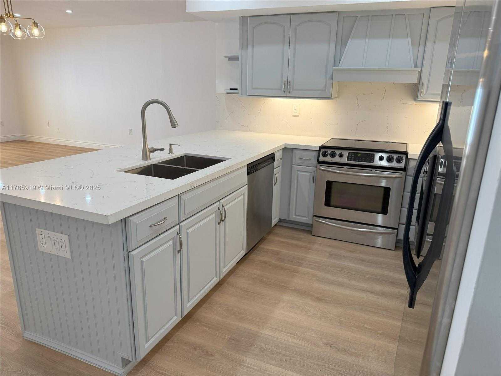Small Image of 16528 BRIDGE END RD, Miami Lakes Number 18