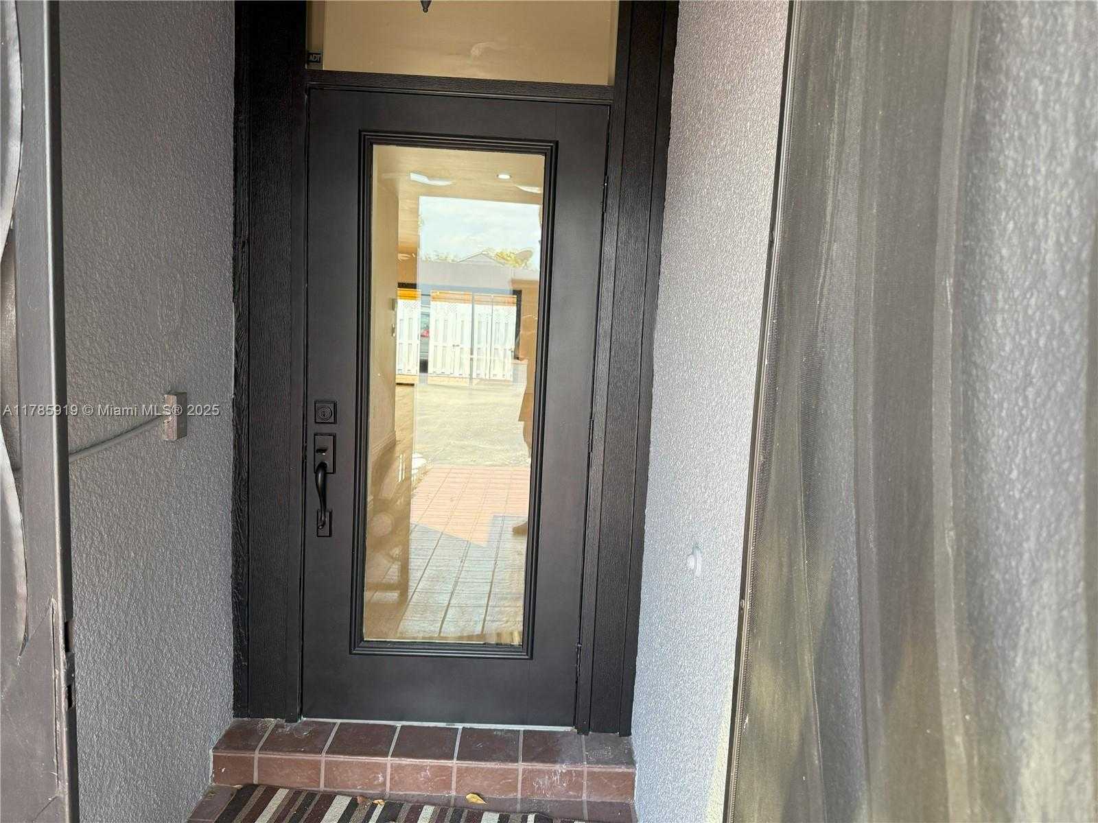 Small Image of 16528 BRIDGE END RD, Miami Lakes Number 2