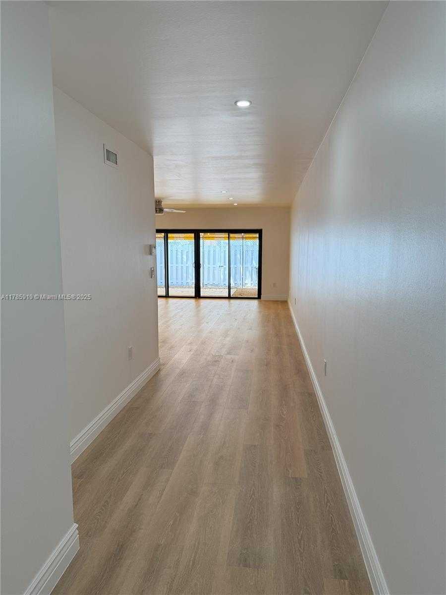 Small Image of 16528 BRIDGE END RD, Miami Lakes Number 4