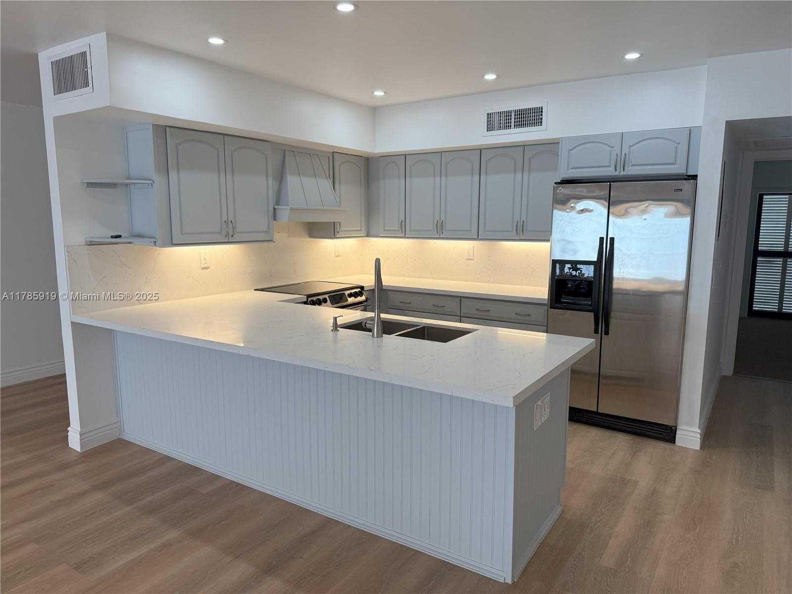 Small Image of 16528 BRIDGE END RD, Miami Lakes Number 8