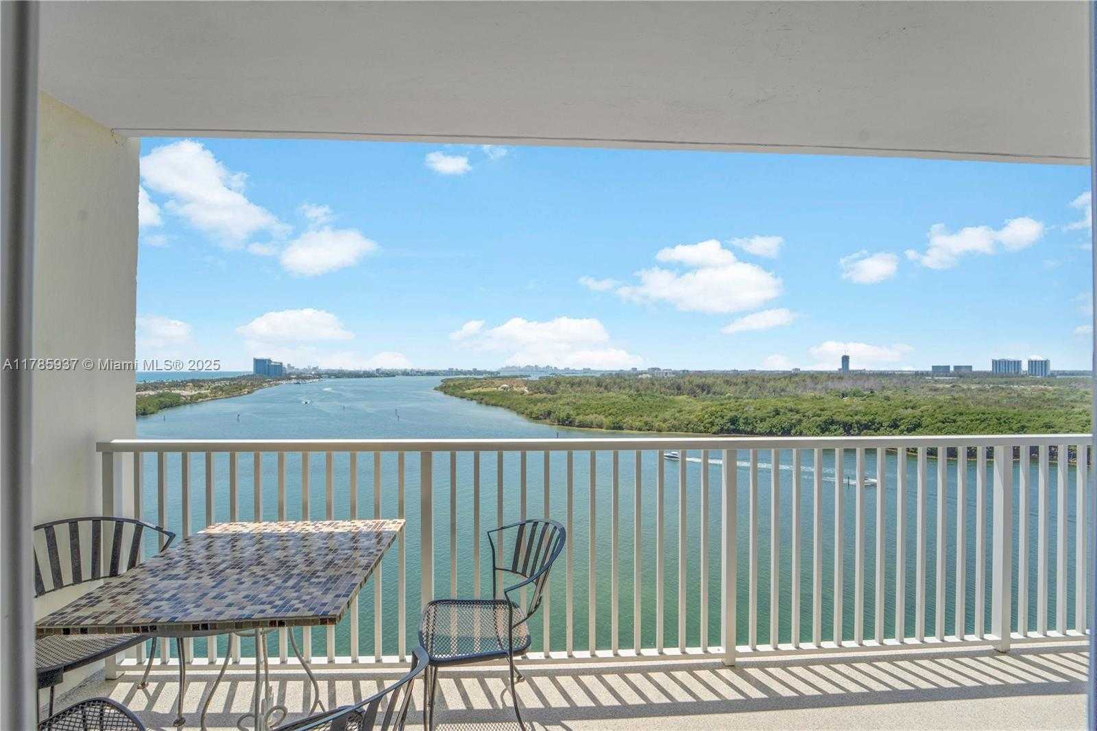 Small Image of 300 BAYVIEW DR #1606, Sunny Isles Beach Number 23
