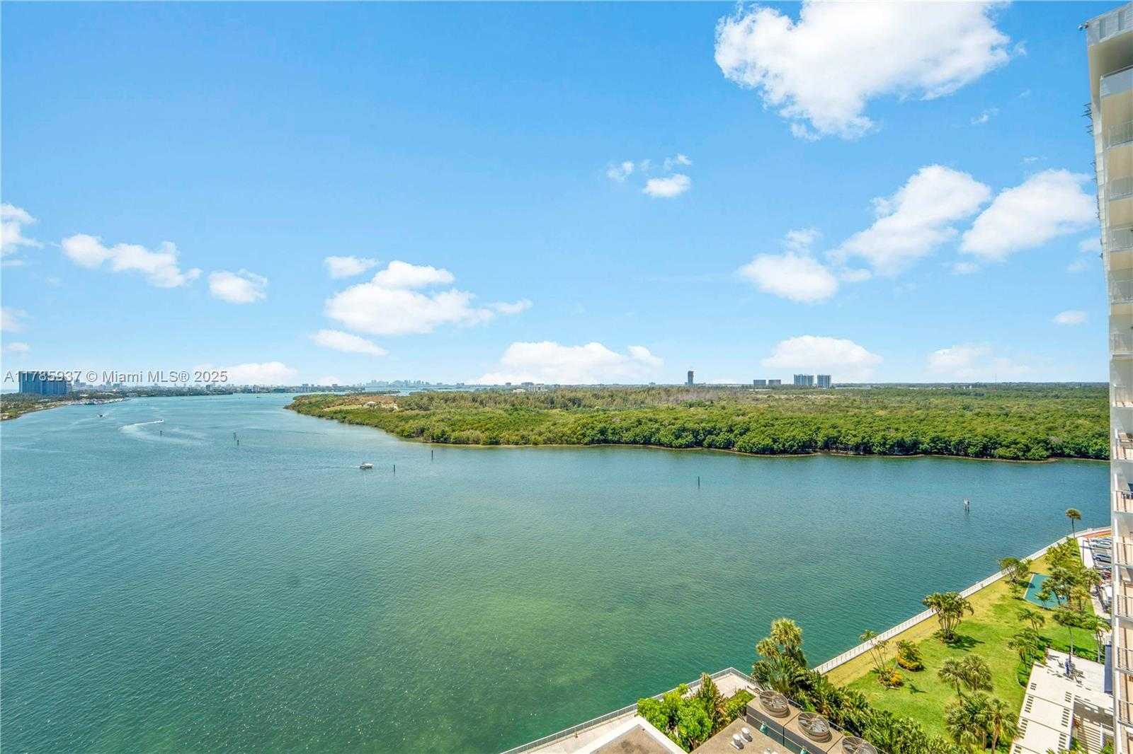 Small Image of 300 BAYVIEW DR #1606, Sunny Isles Beach Number 31