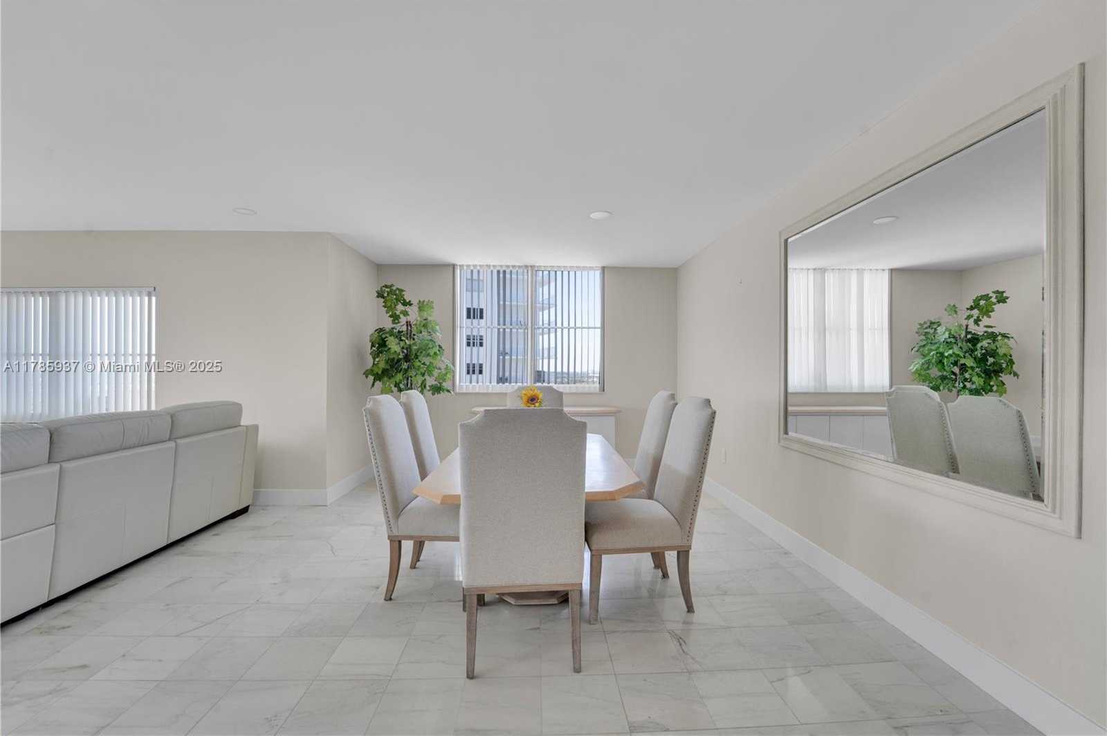 Small Image of 300 BAYVIEW DR #1606, Sunny Isles Beach Number 4