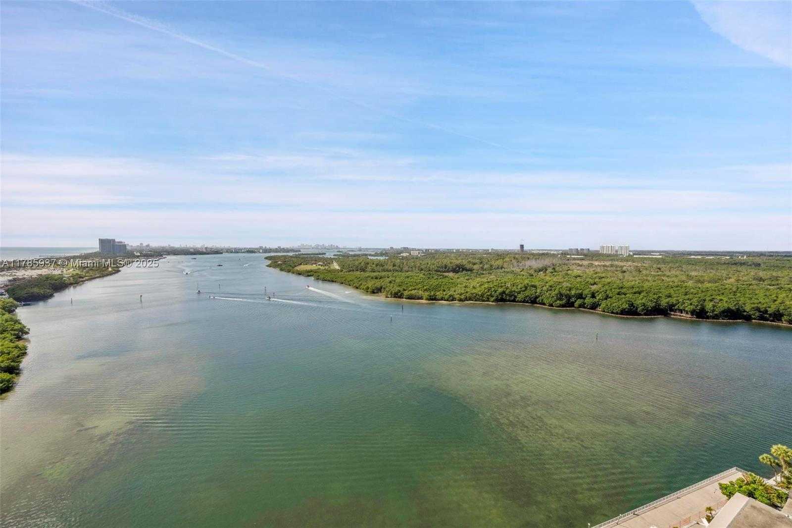 Small Image of 300 BAYVIEW DR #1606, Sunny Isles Beach Number 41