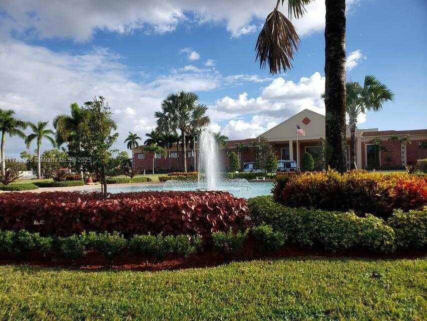 Small Image of 22 SUFFOLK A #22, Boca Raton Number 11