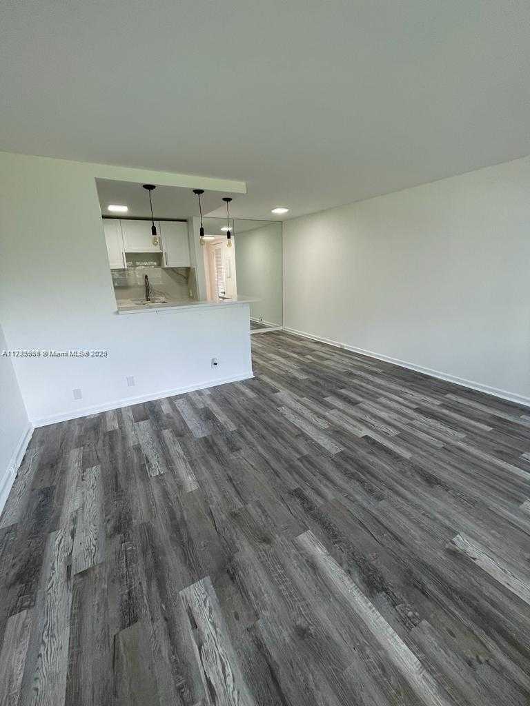 Small Image of 22 SUFFOLK A #22, Boca Raton Number 2
