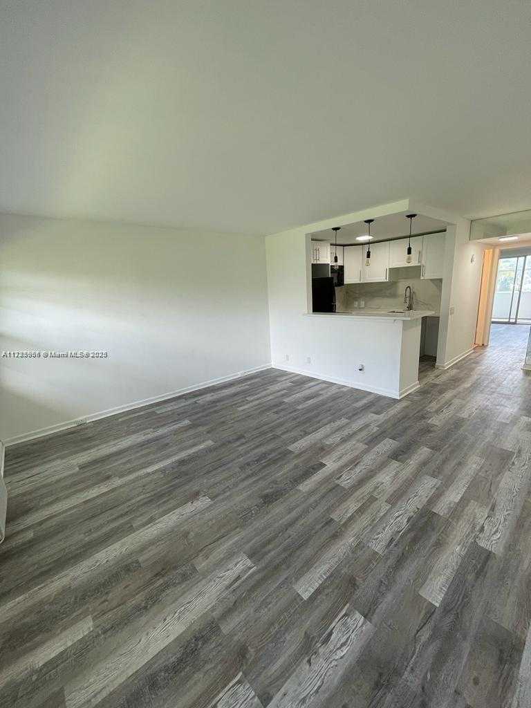 Small Image of 22 SUFFOLK A #22, Boca Raton Number 4