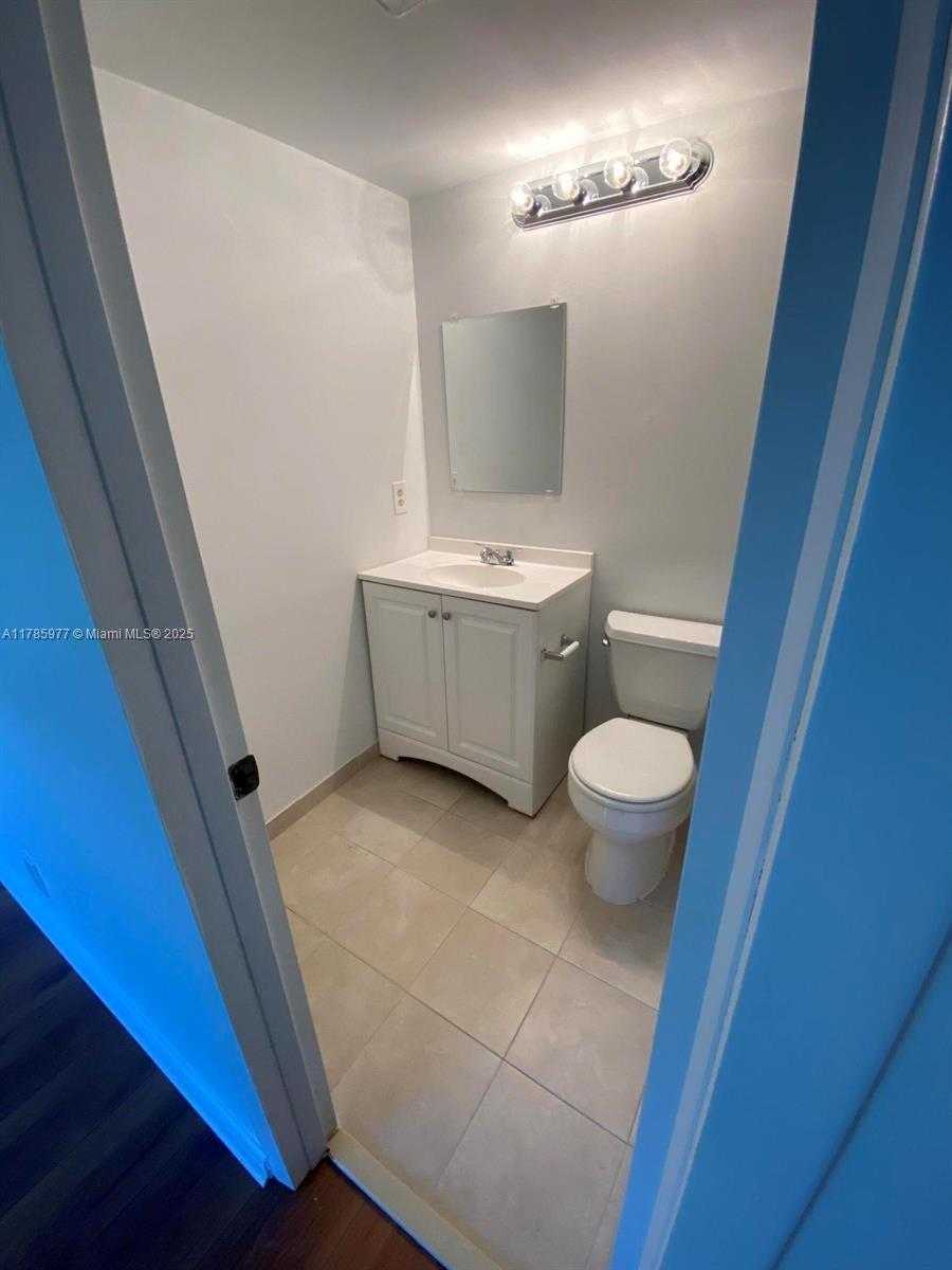 Small Image of 381 FANSHAW J #381, Boca Raton Number 11