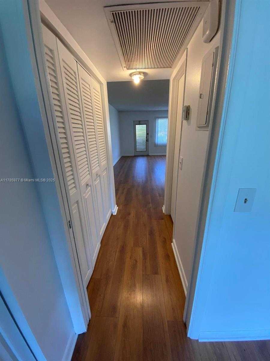 Small Image of 381 FANSHAW J #381, Boca Raton Number 13