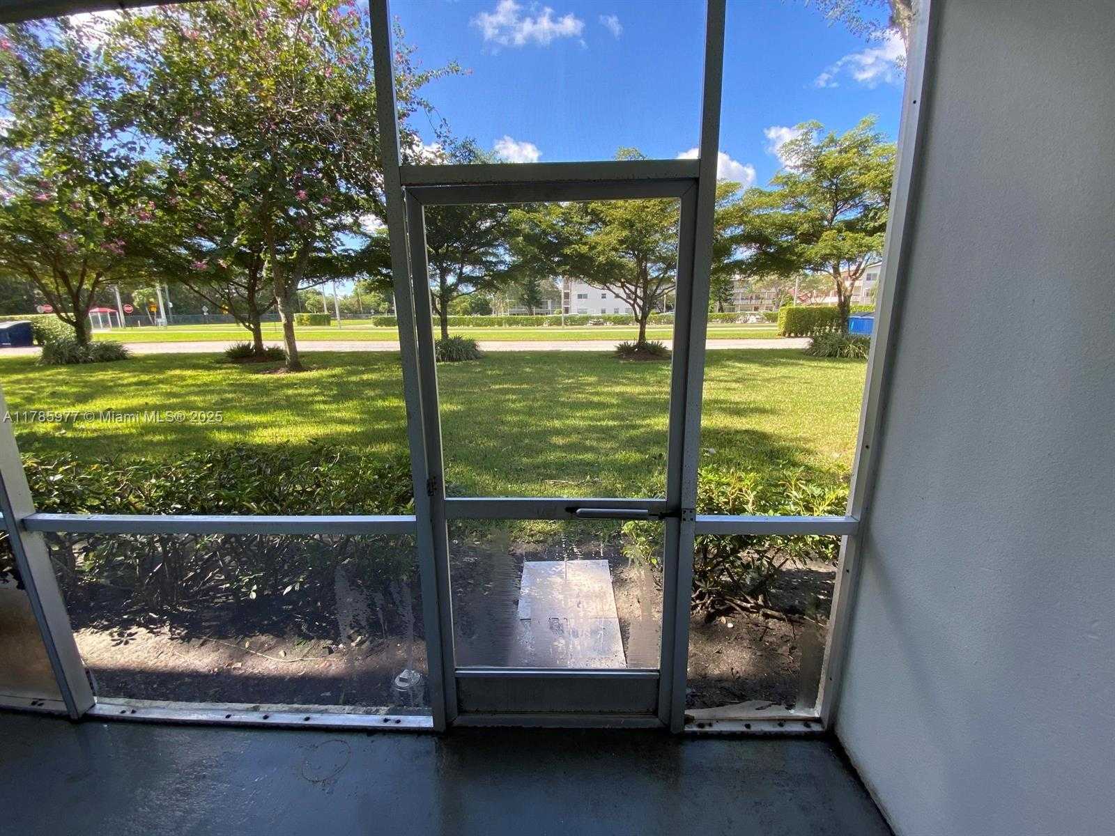 Small Image of 381 FANSHAW J #381, Boca Raton Number 14