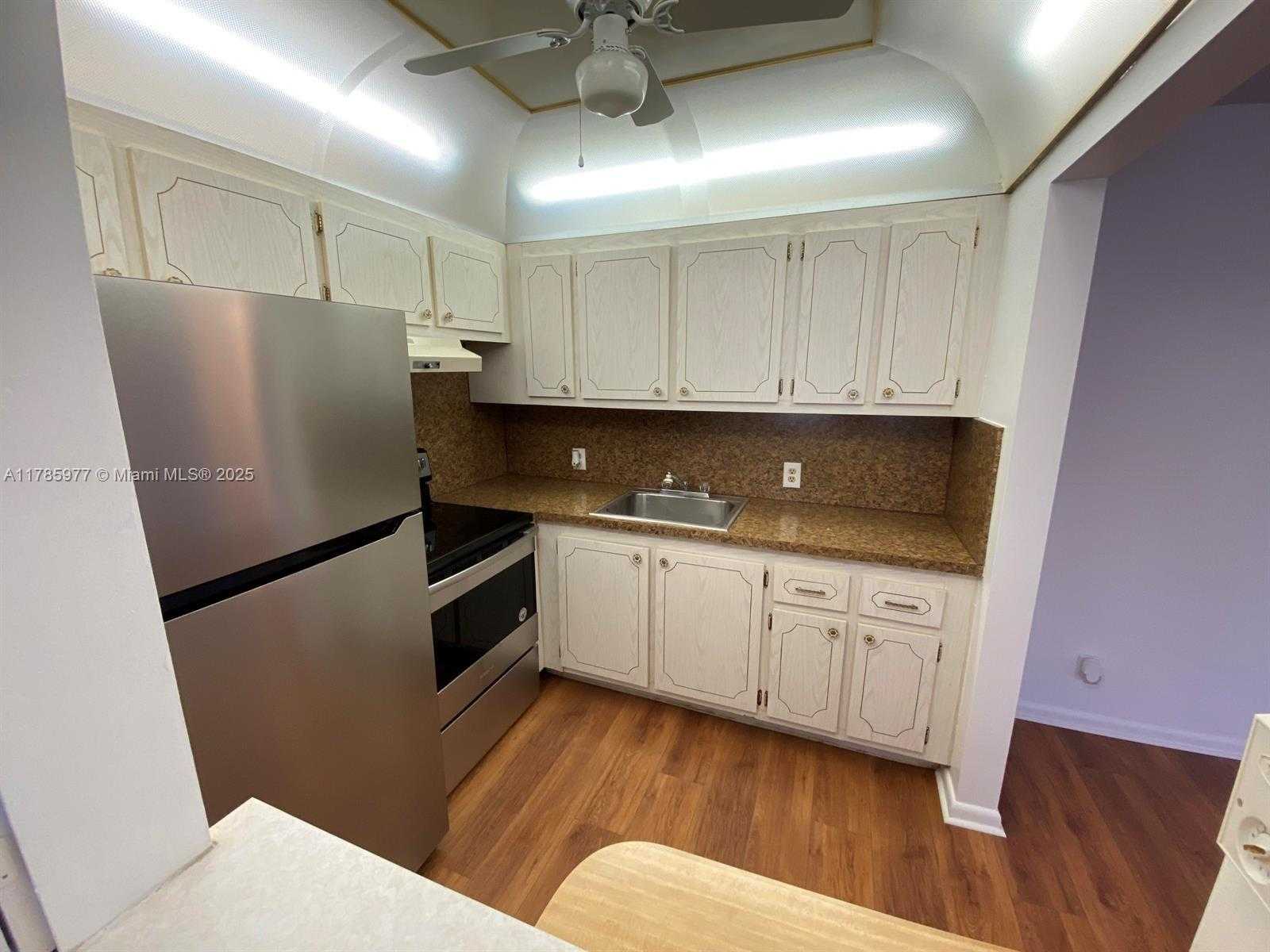 Small Image of 381 FANSHAW J #381, Boca Raton Number 3