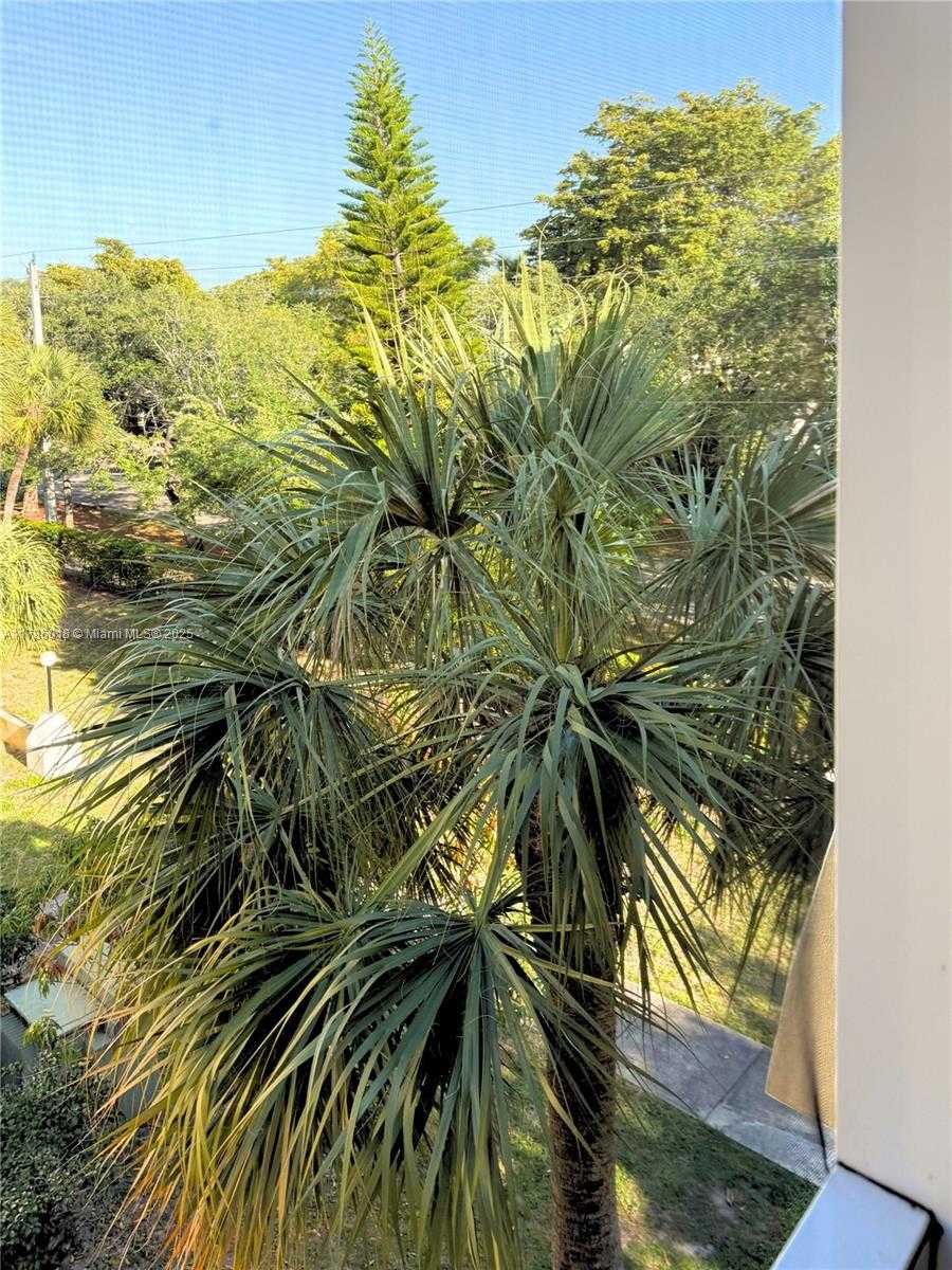 Small Image of 942 NORTH EAST 199TH ST #4A, Miami Number 14