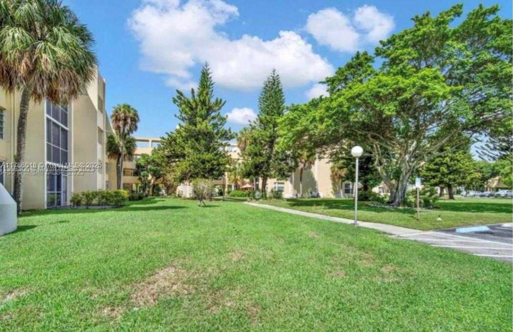 Small Image of 942 NORTH EAST 199TH ST #4A, Miami Number 18