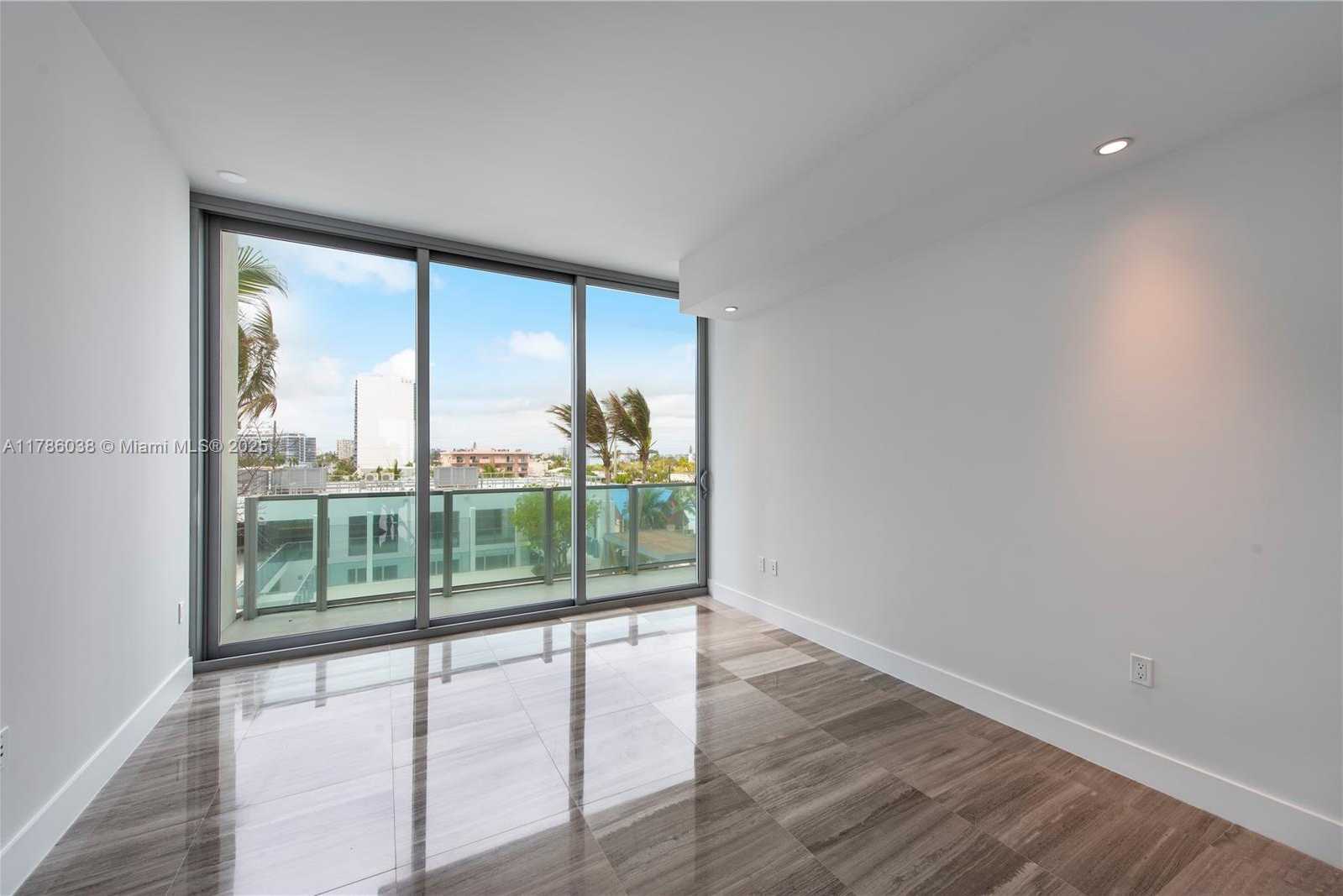 Small Image of 6901 COLLINS AVE #401, Miami Beach Number 17