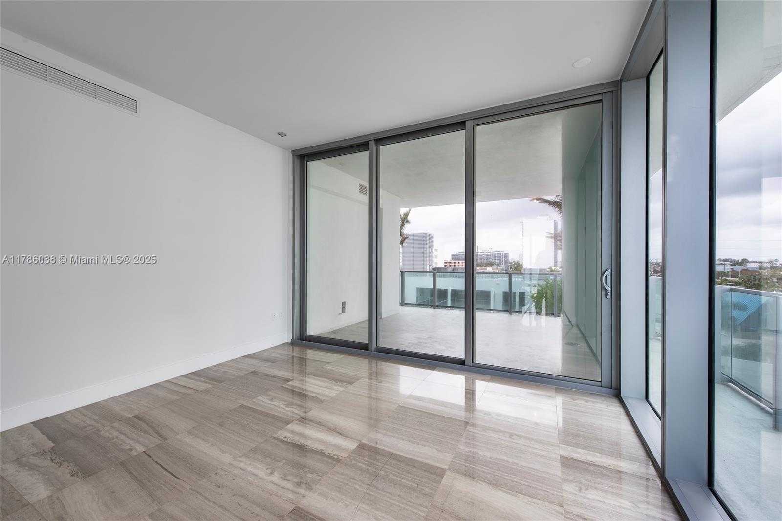 Small Image of 6901 COLLINS AVE #401, Miami Beach Number 20