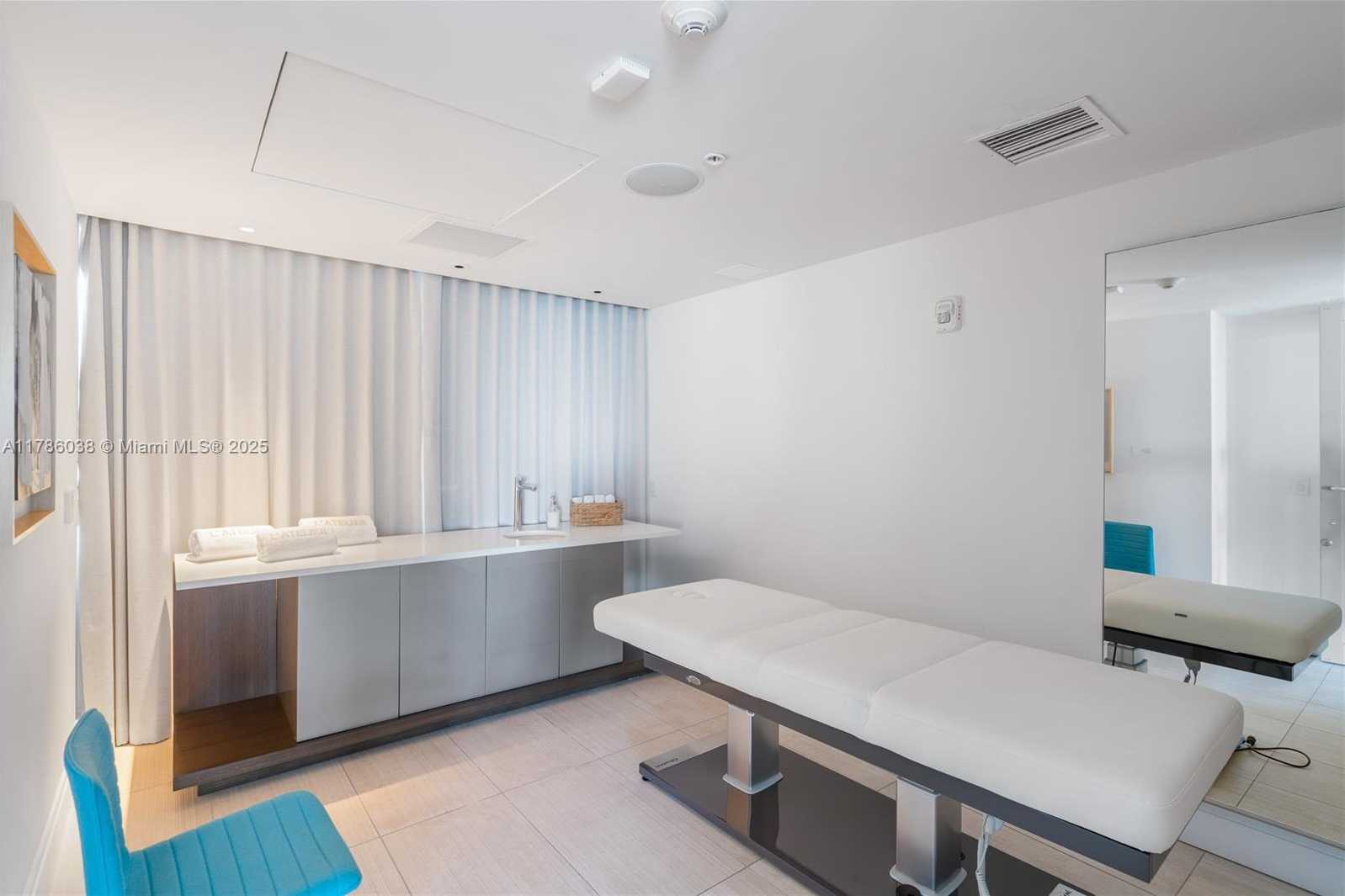 Small Image of 6901 COLLINS AVE #401, Miami Beach Number 34
