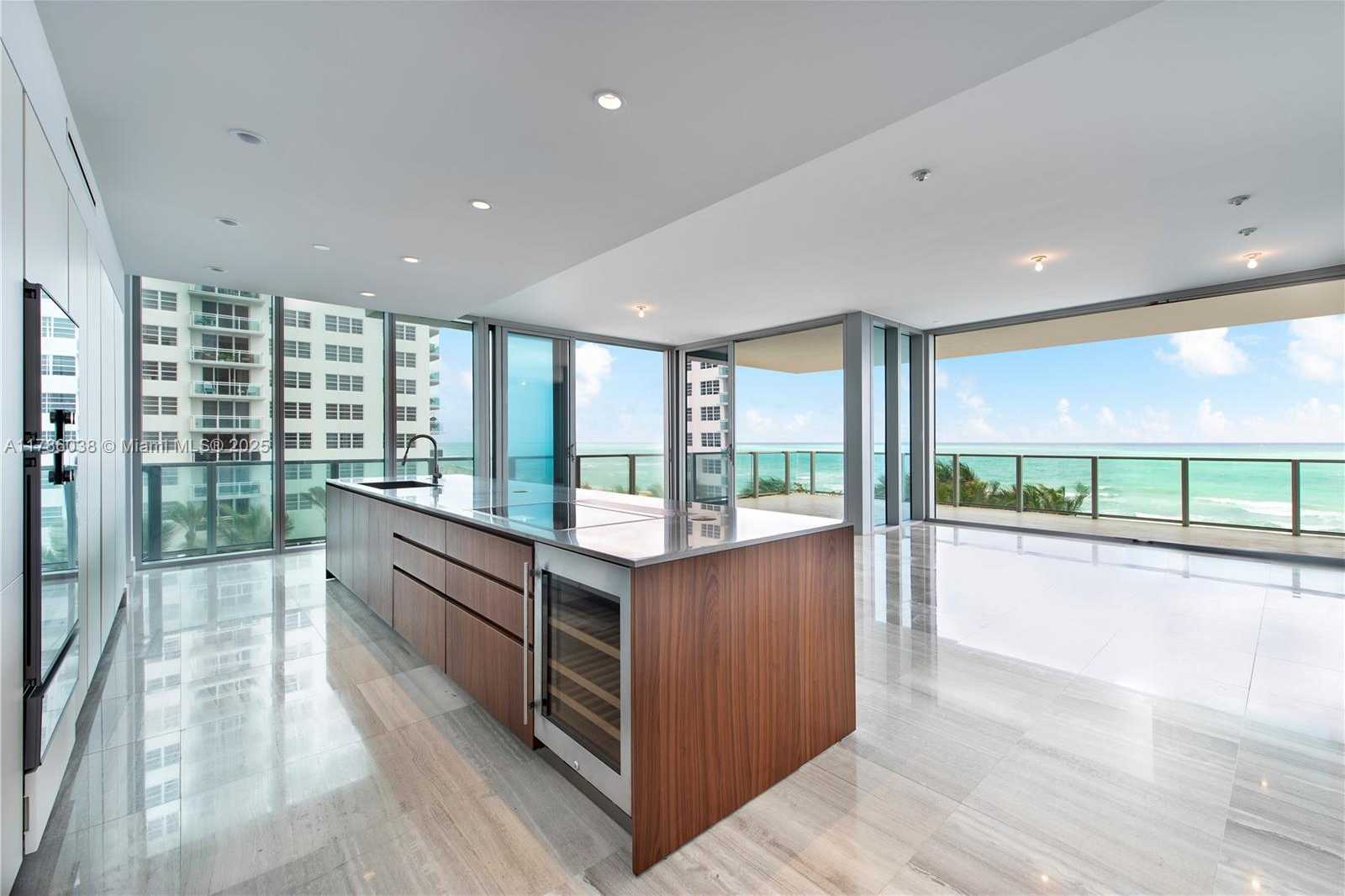 Small Image of 6901 COLLINS AVE #401, Miami Beach Number 4