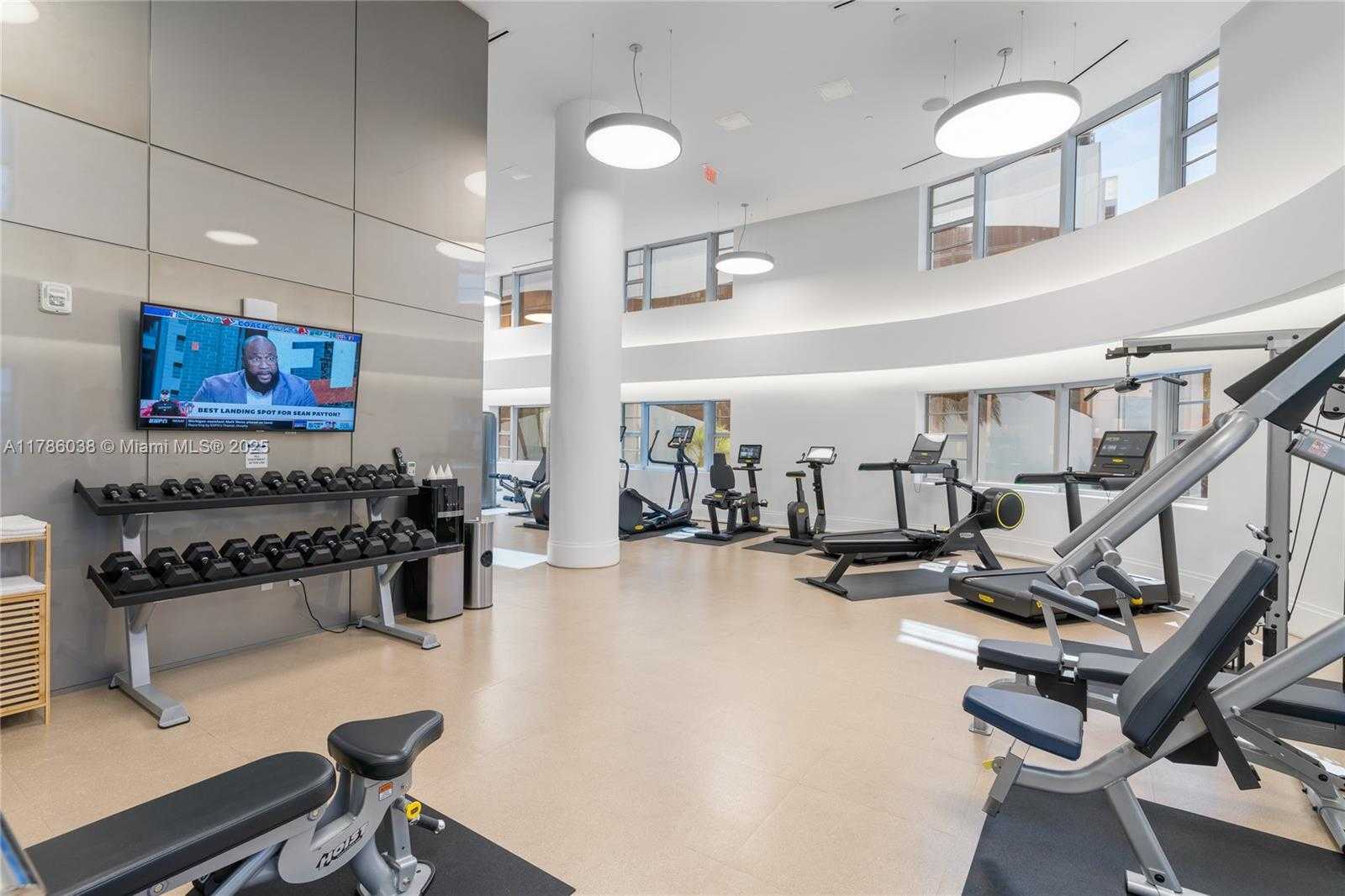 Small Image of 6901 COLLINS AVE #401, Miami Beach Number 43