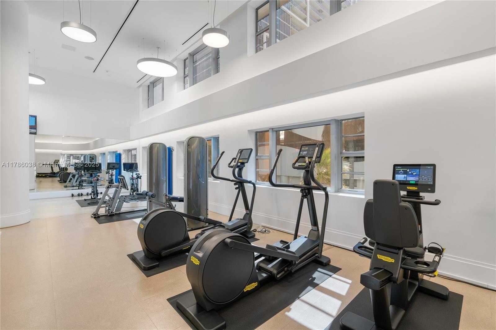 Small Image of 6901 COLLINS AVE #401, Miami Beach Number 44