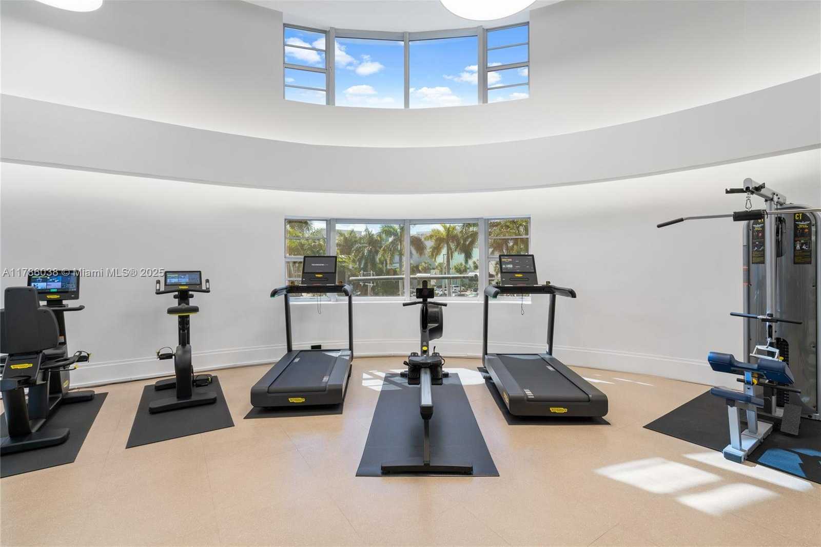 Small Image of 6901 COLLINS AVE #401, Miami Beach Number 45