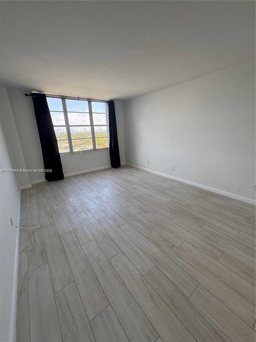 Small Image of 5161 COLLINS AVE #1206, Miami Beach Number 10