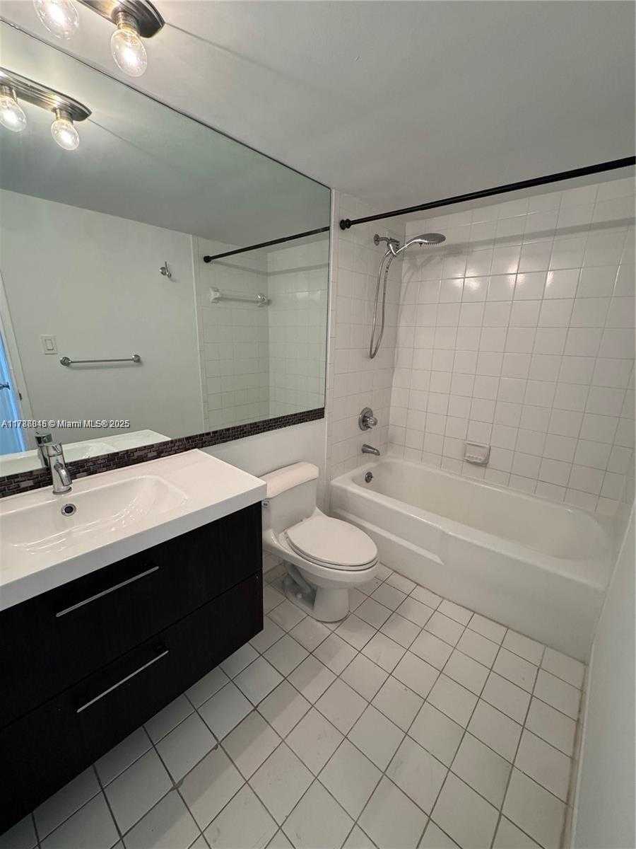 Small Image of 5161 COLLINS AVE #1206, Miami Beach Number 12