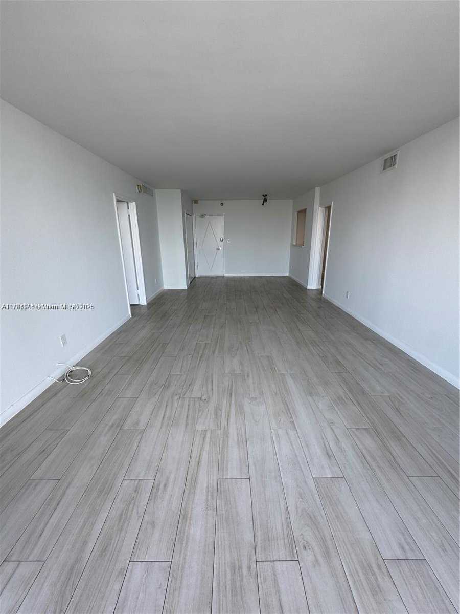 Small Image of 5161 COLLINS AVE #1206, Miami Beach Number 7