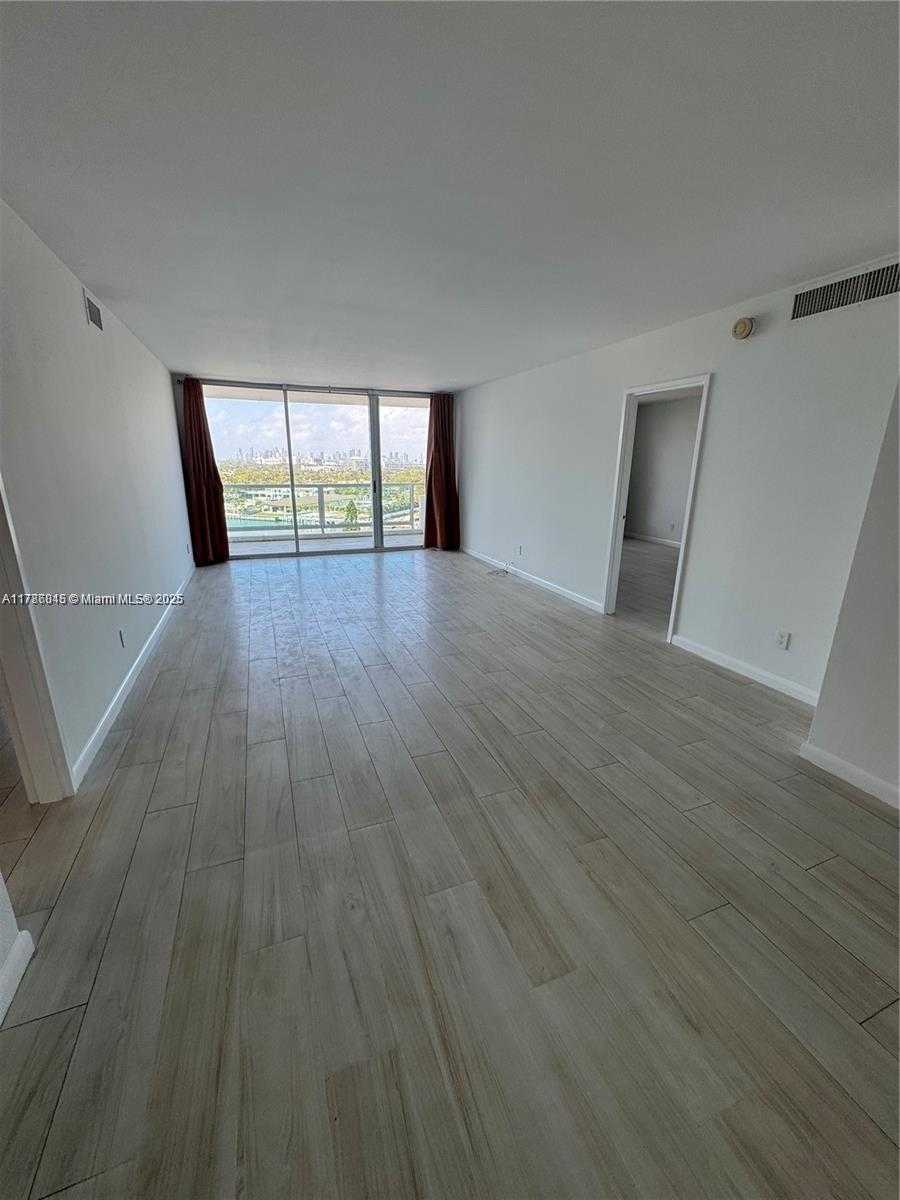 Small Image of 5161 COLLINS AVE #1206, Miami Beach Number 9