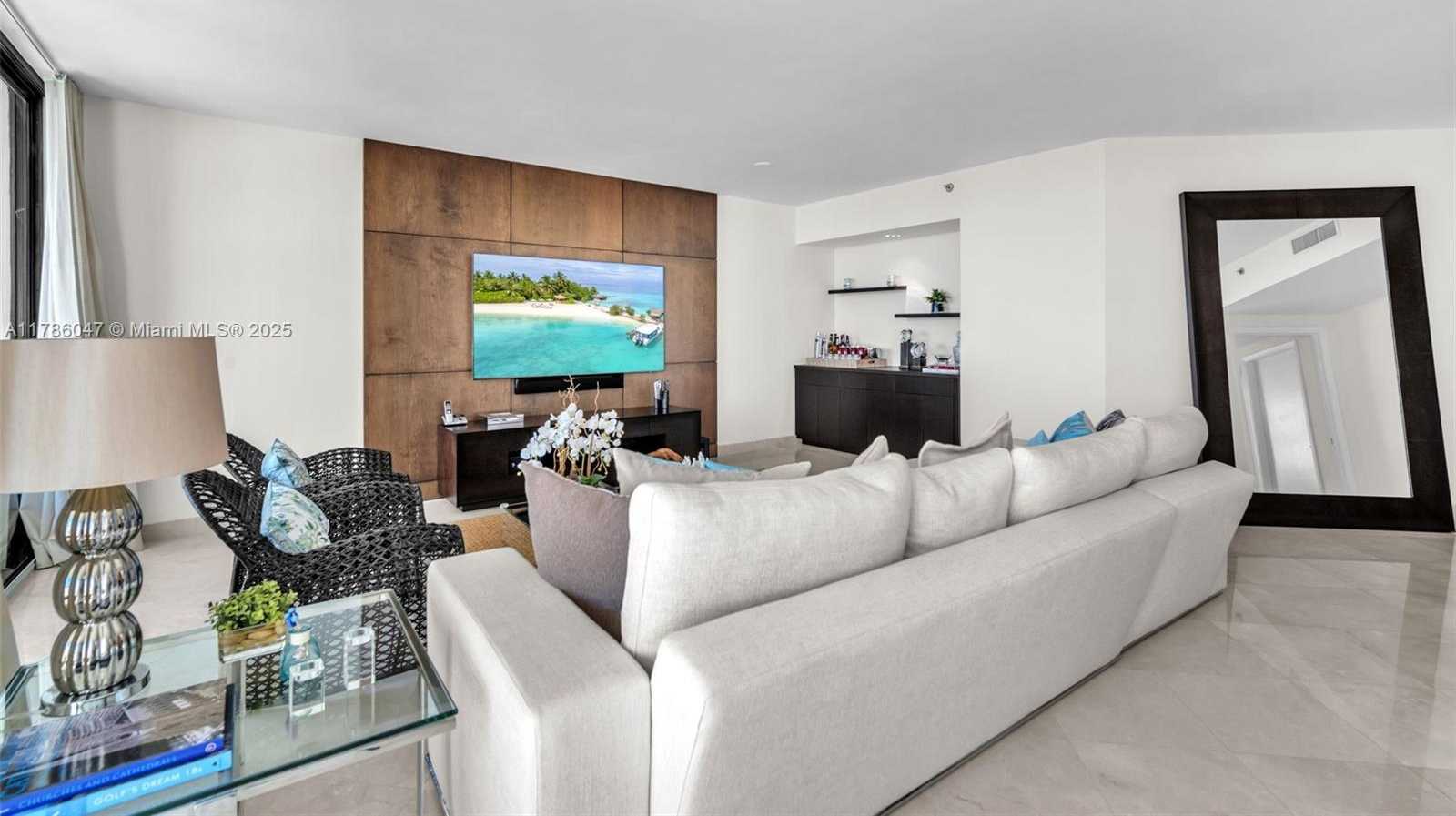 Small Image of 2000 ISLAND BLVD #1704, Aventura Number 10