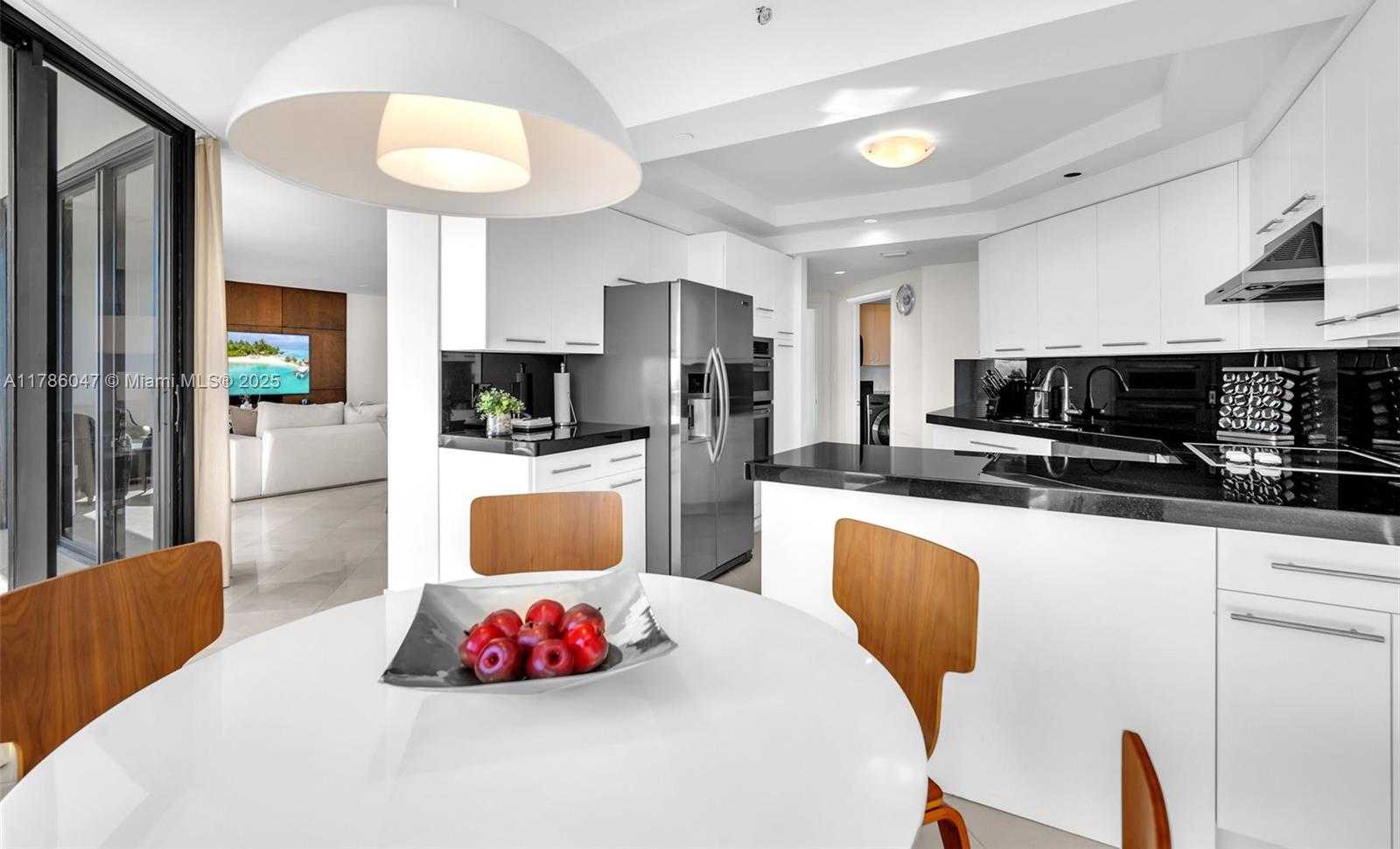 Small Image of 2000 ISLAND BLVD #1704, Aventura Number 13