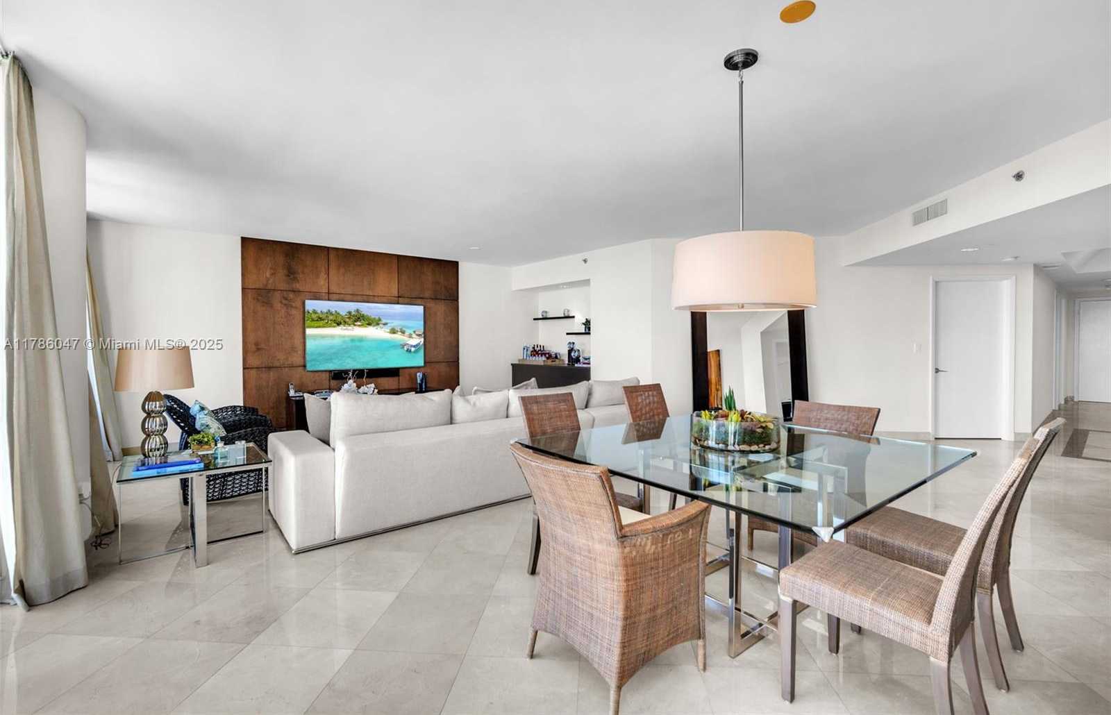 Small Image of 2000 ISLAND BLVD #1704, Aventura Number 15