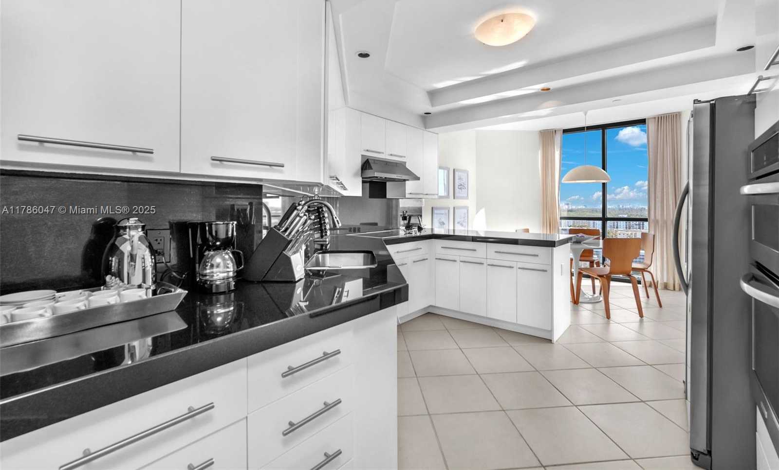 Small Image of 2000 ISLAND BLVD #1704, Aventura Number 17