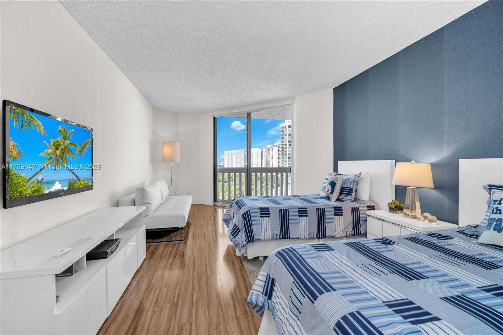 Small Image of 2000 ISLAND BLVD #1704, Aventura Number 22