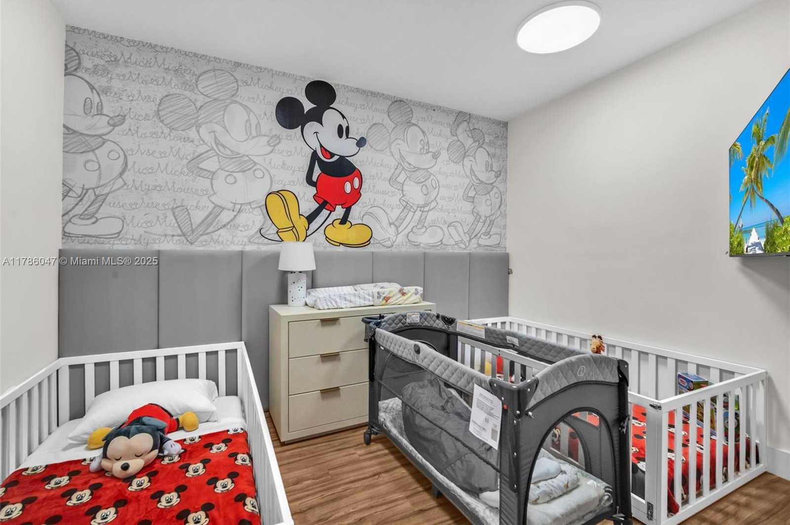 Small Image of 2000 ISLAND BLVD #1704, Aventura Number 26