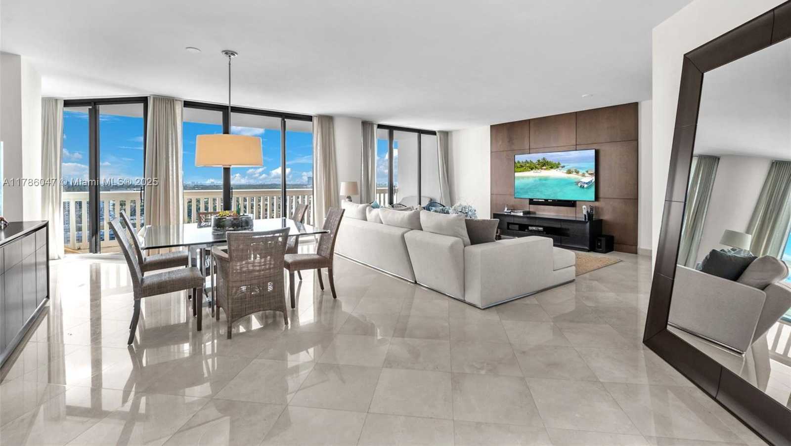 Small Image of 2000 ISLAND BLVD #1704, Aventura Number 3