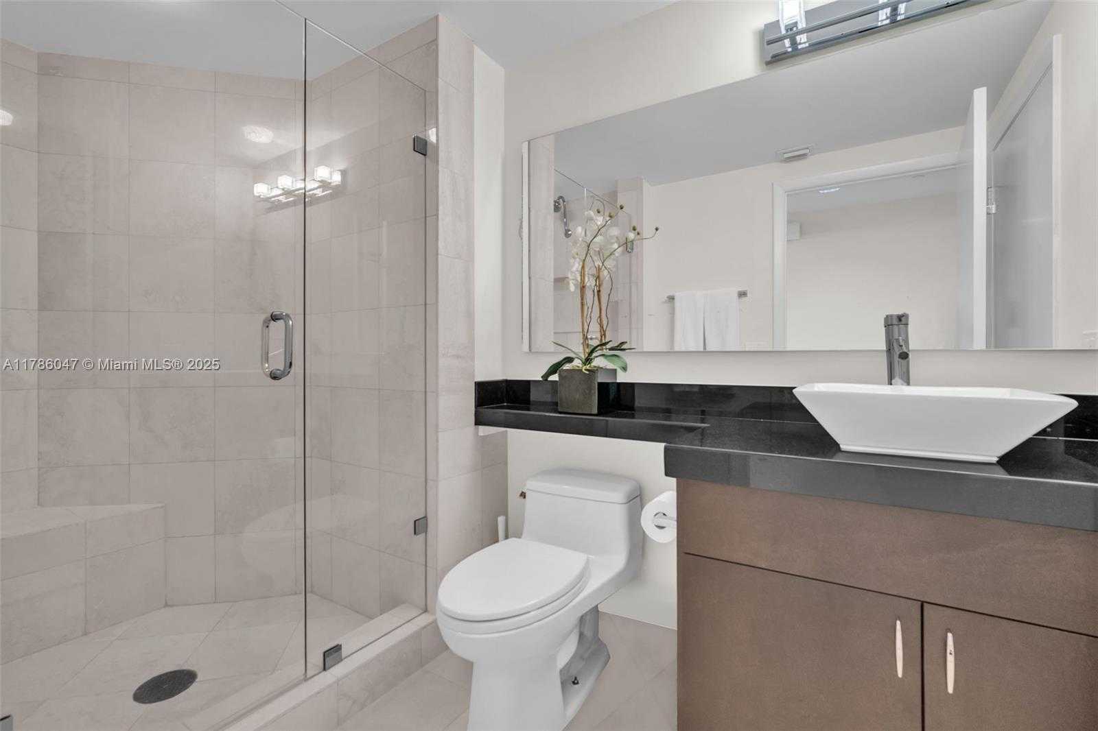 Small Image of 2000 ISLAND BLVD #1704, Aventura Number 30