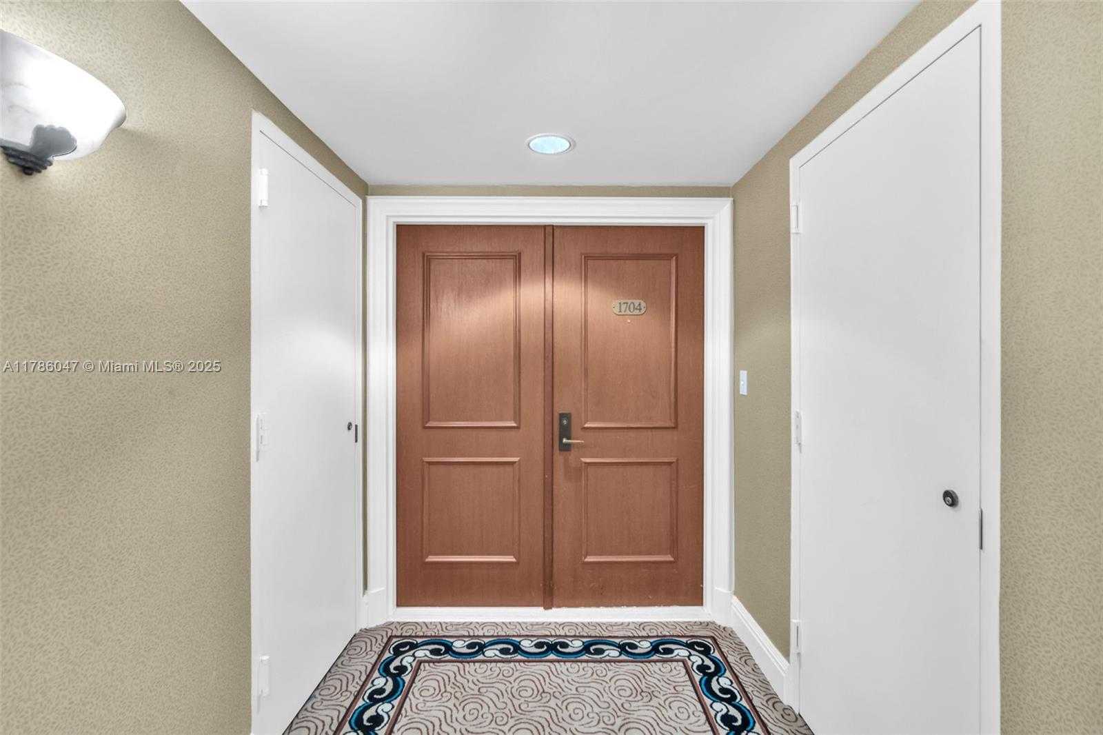 Small Image of 2000 ISLAND BLVD #1704, Aventura Number 32