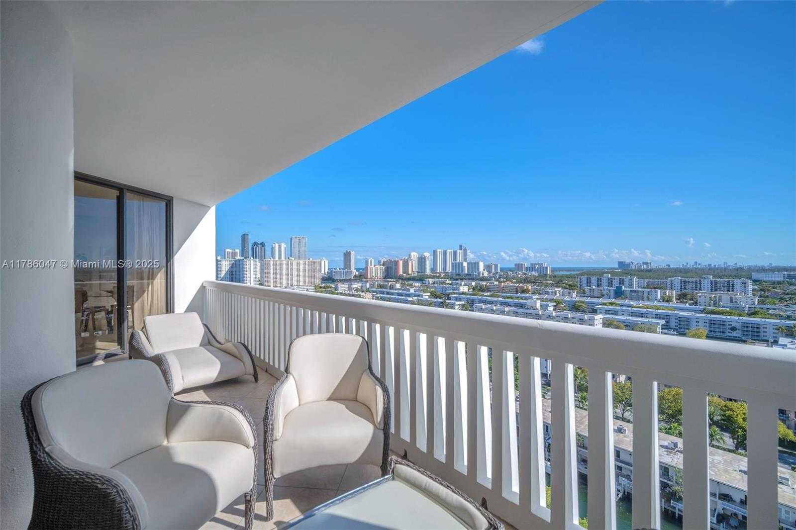 Small Image of 2000 ISLAND BLVD #1704, Aventura Number 33