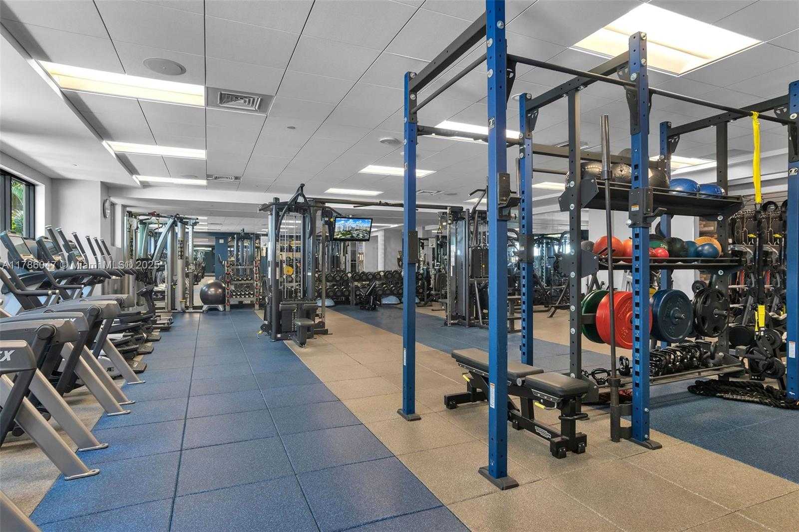 Small Image of 2000 ISLAND BLVD #1704, Aventura Number 40