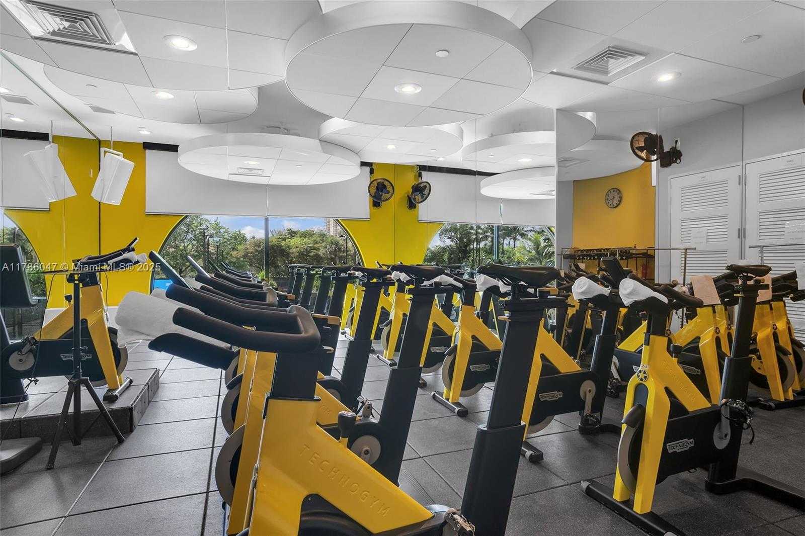 Small Image of 2000 ISLAND BLVD #1704, Aventura Number 43