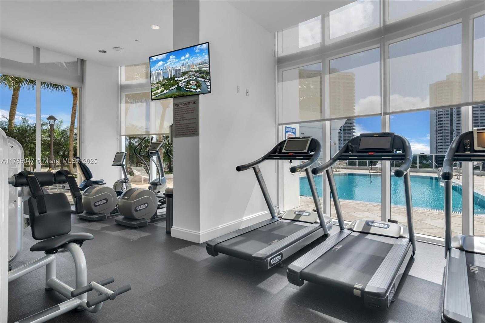 Small Image of 2000 ISLAND BLVD #1704, Aventura Number 44